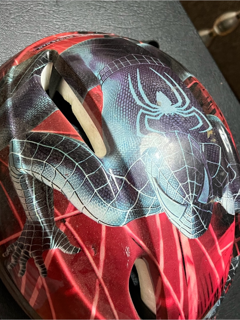 Youth Spider-man helmet $5.00 ship 1 lb